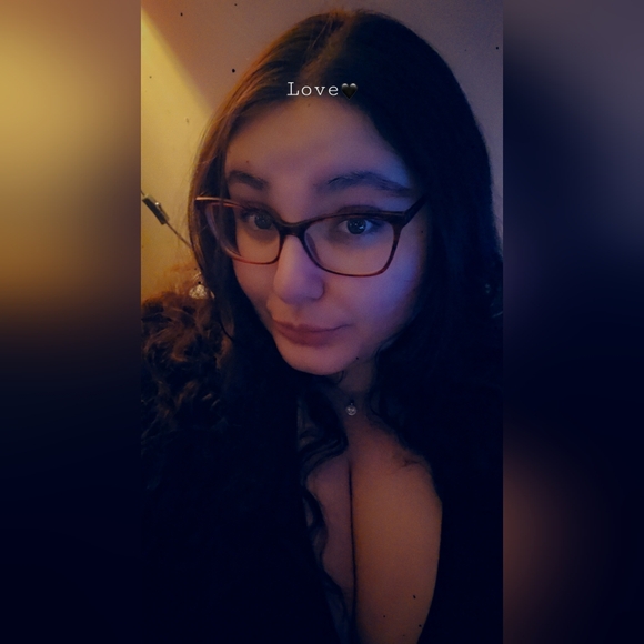 Meet your Posher, Jade - Picture 2 of 16